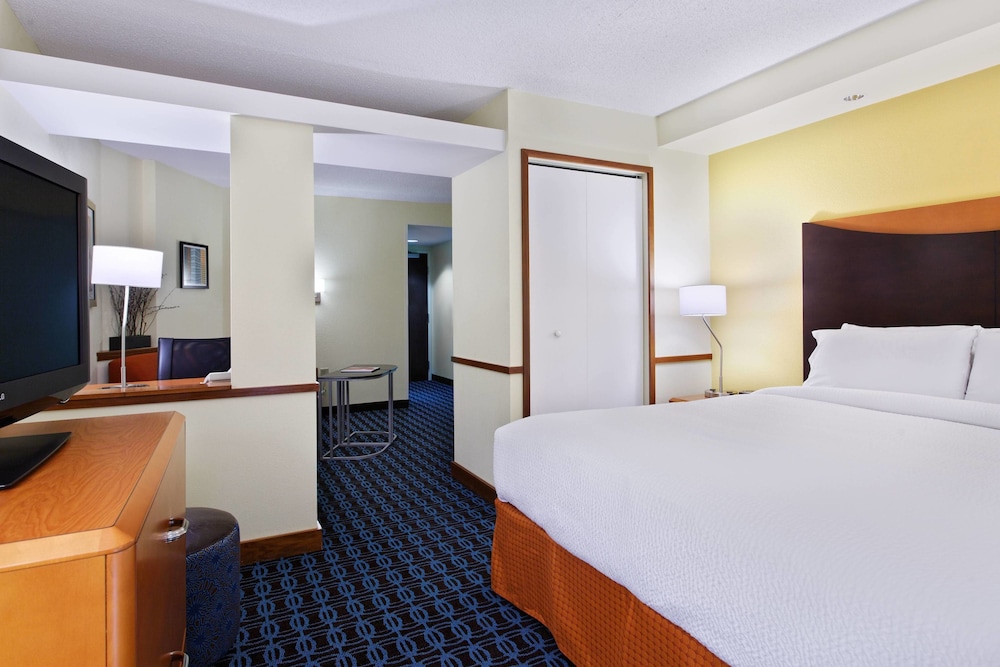 Fairfield Inn Suites Charlotte Arrowood 7/24
