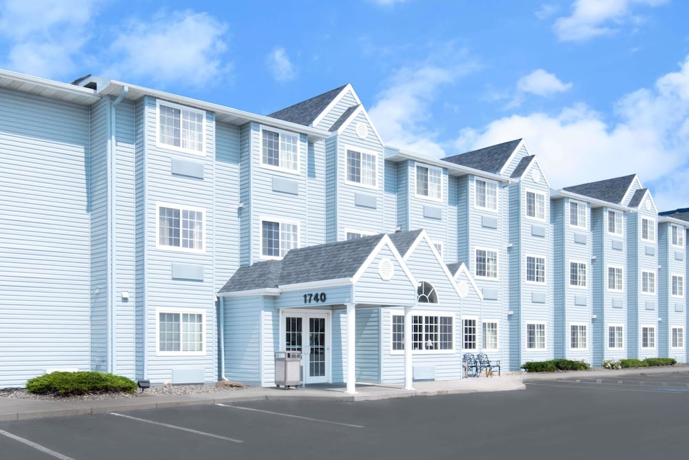 Microtel Inn Suites by Wyndham Rapid City 1/48