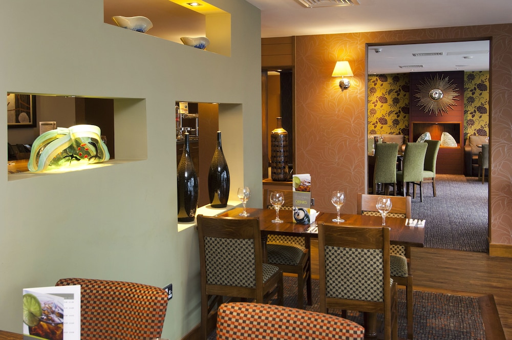 Premier Inn Warwick 47/53