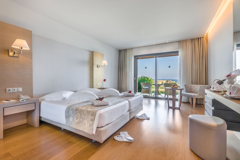 Room, Twin Beds, Sea View, Sofa
