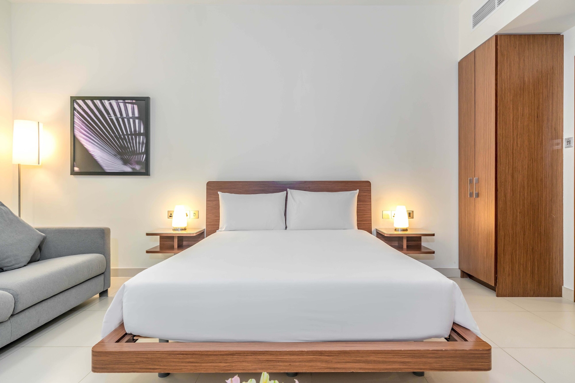 STUDIO, DOUBLE BED