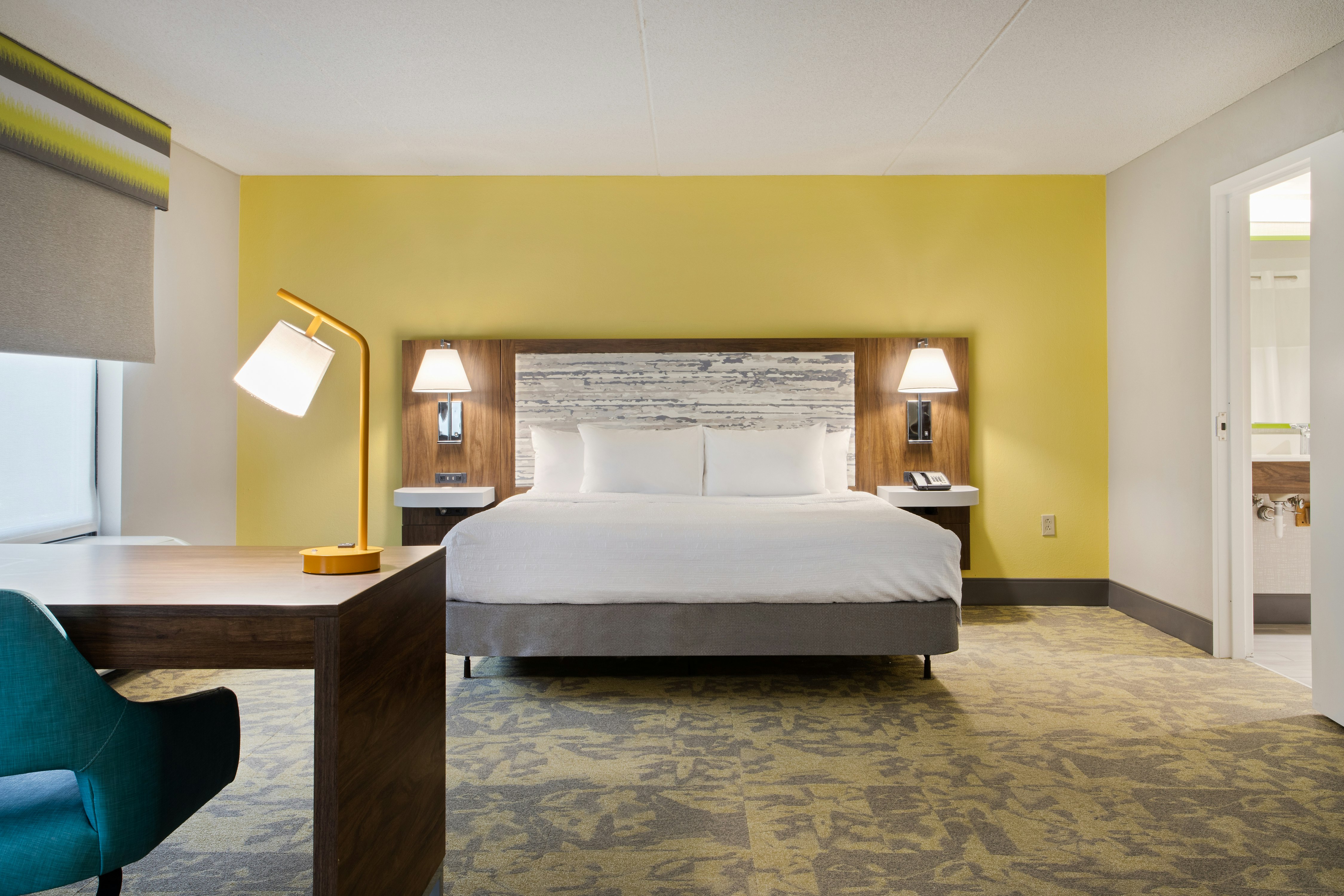 SUITE, KING BED, ACCESSIBLE
