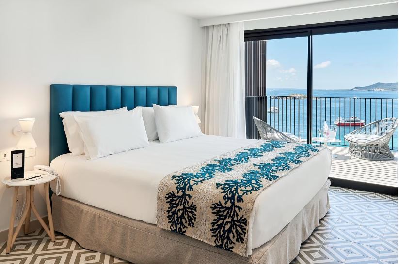 Suite, Sea View