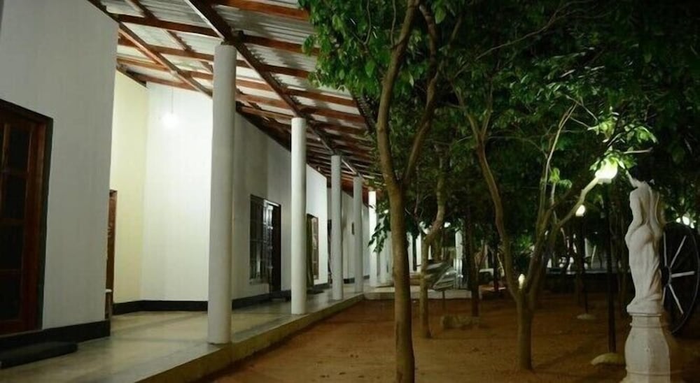 Alikele Hotel Sigiriya 37/40