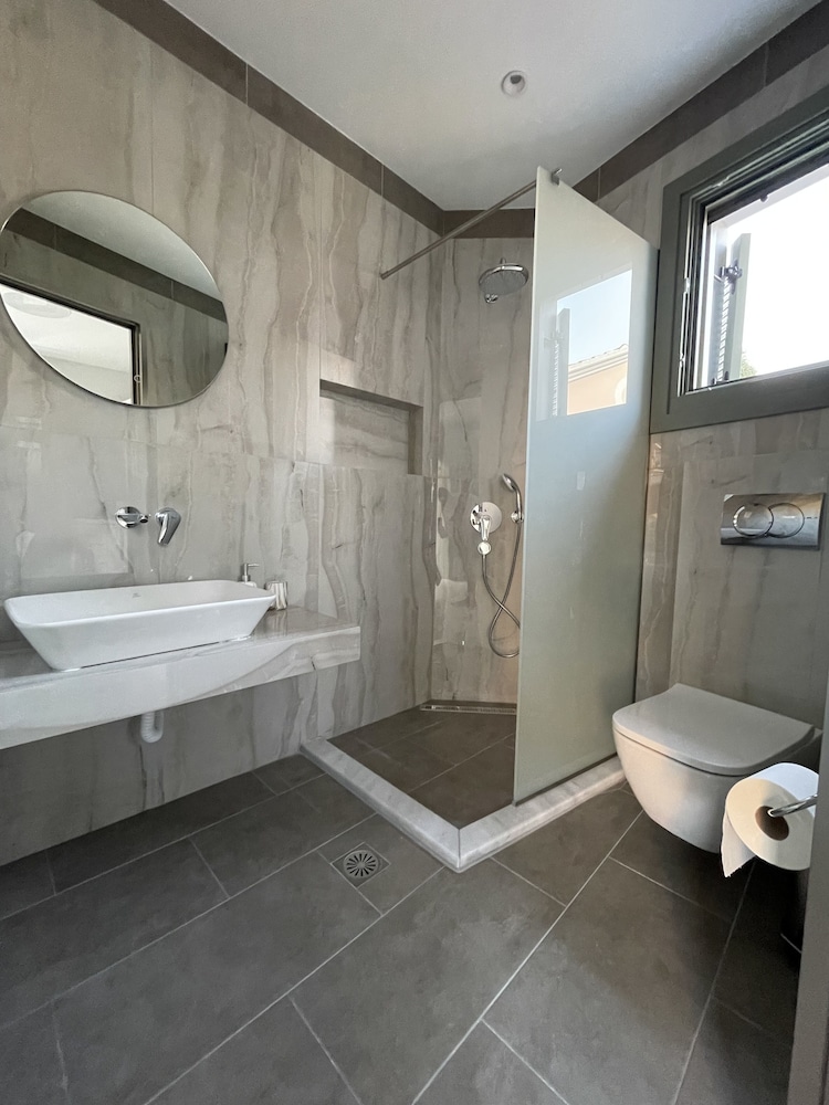 ANAX APARTMENTS PARGA 36/38