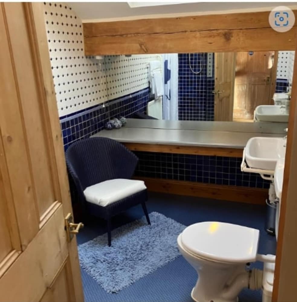 OYO Cornerstone Manor Hotel 74/75