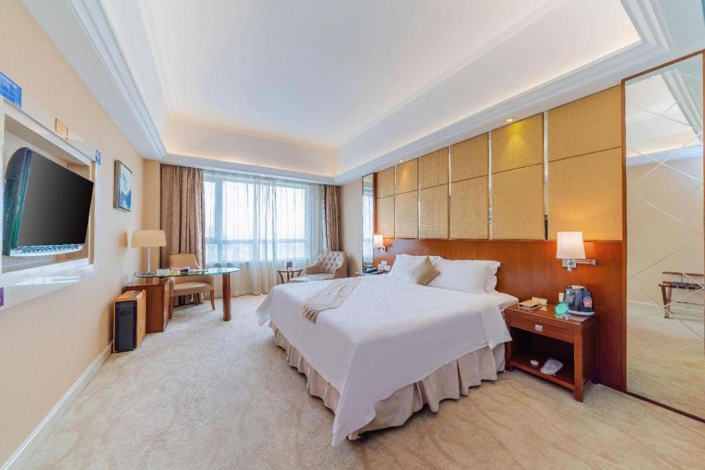Regency Hotel 25/56