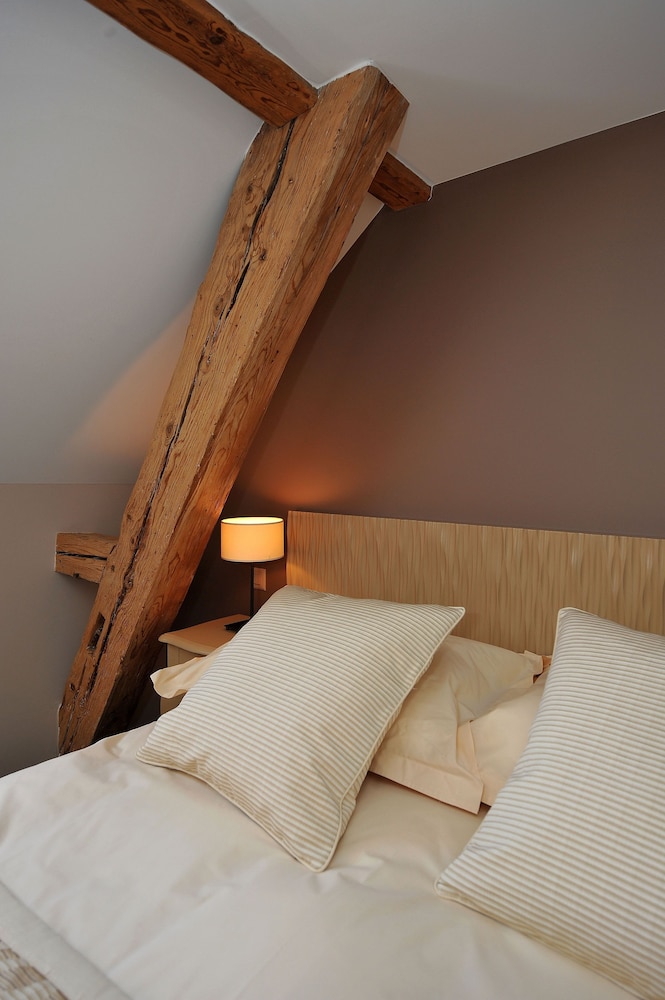 Hostellerie Le Petit Manoir 32/54
