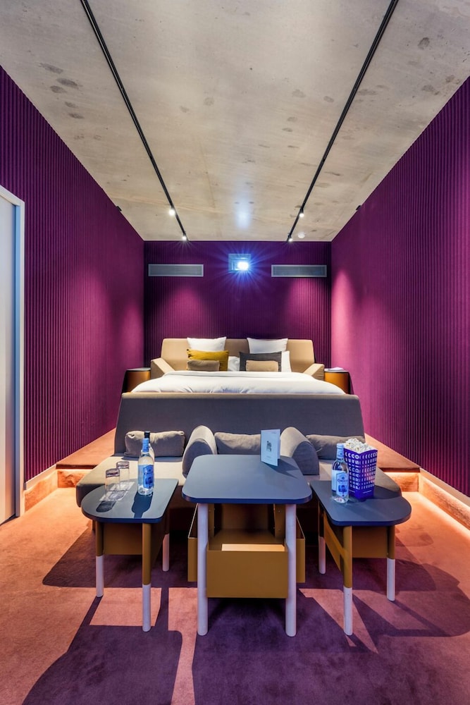 mk2 Hotel Paradiso Nation 35/46