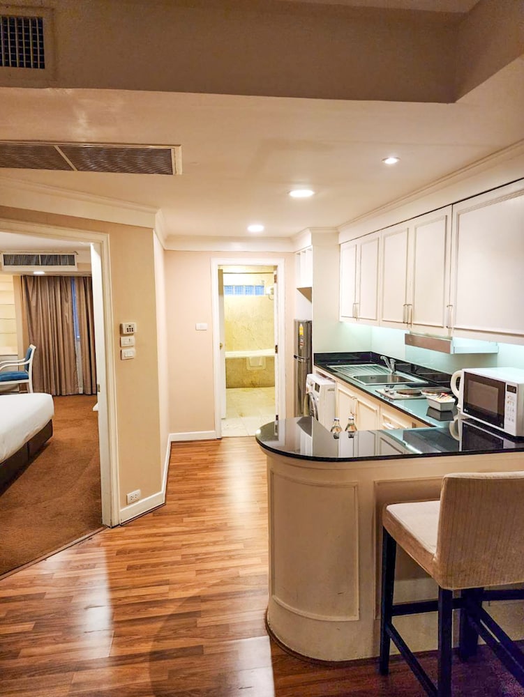 Kingston Suites Bangkok Sukhumvit 15 by Kingston Hotels 43/55