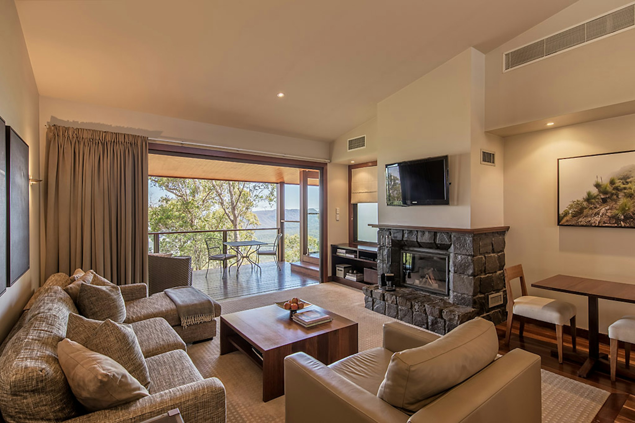 Spicers Peak Lodge 53/82