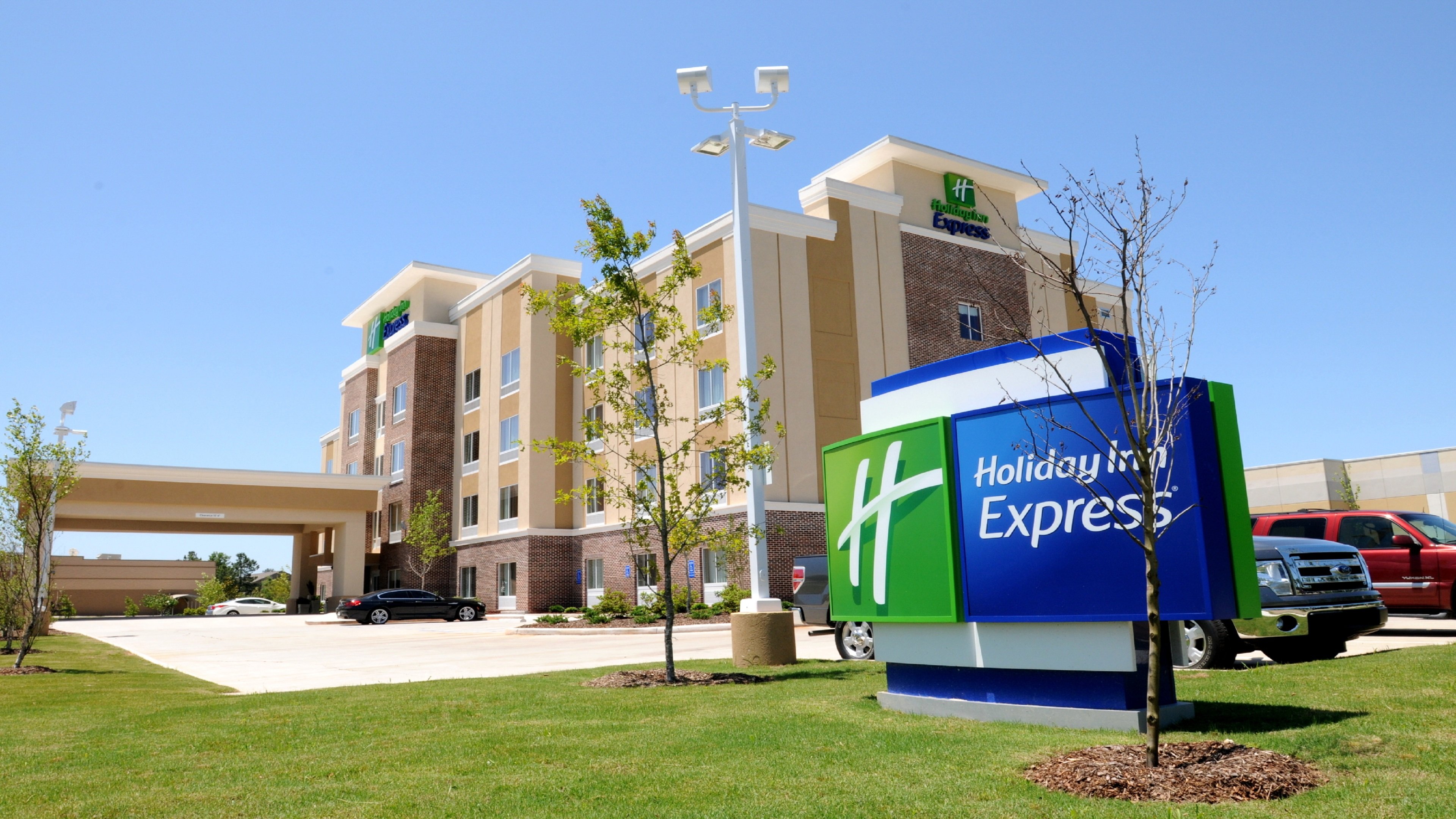 HOLIDAY INN EXPRESS COVINGTON MADISONVILLE 2/49