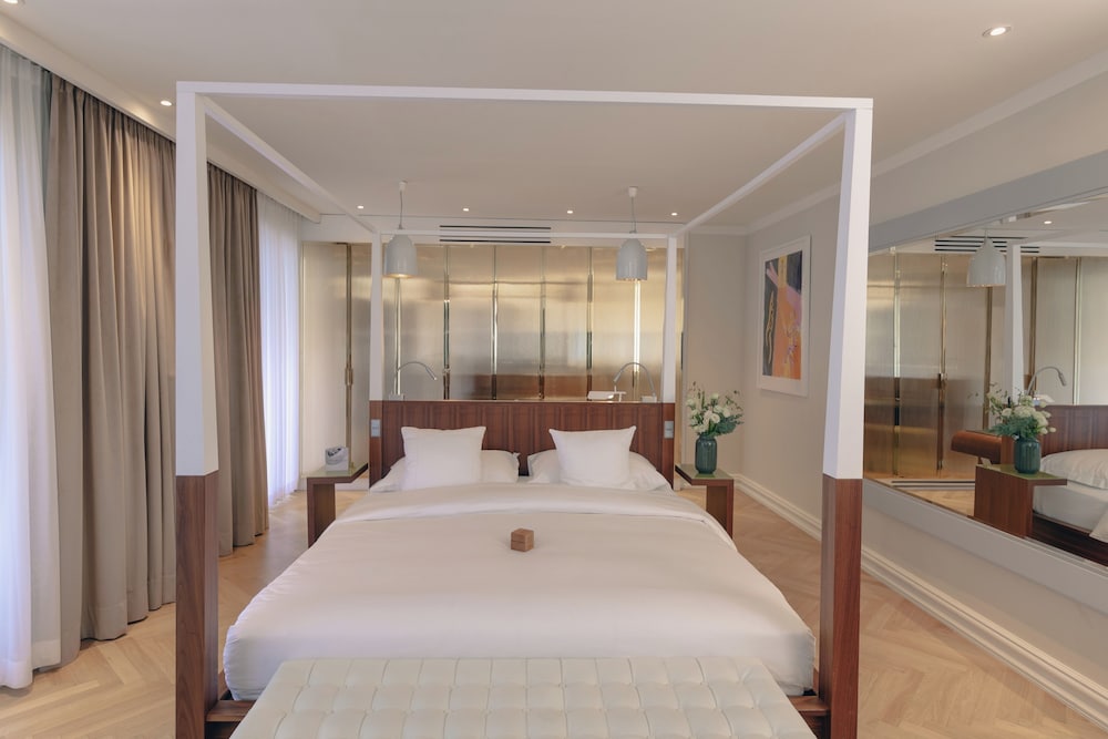 LUXURY, EXTENDED