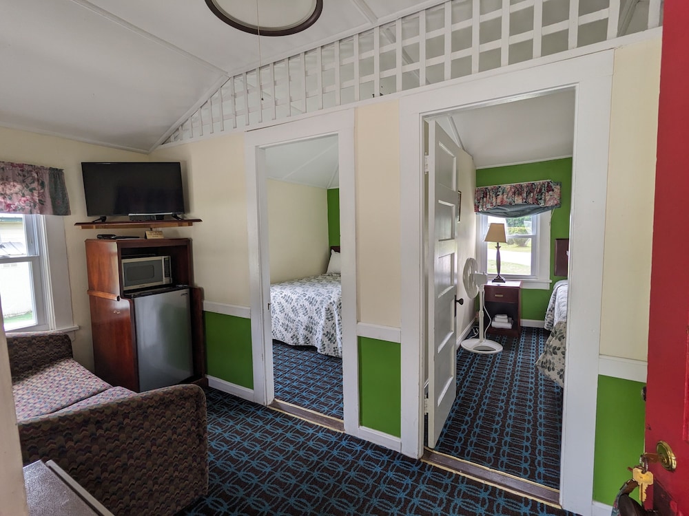 Perrys Motel & Cottages Ltd 29/47