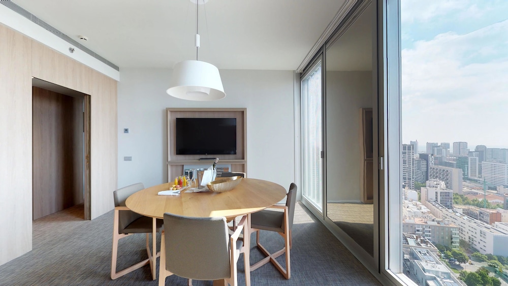 The Level at Melia Barcelona Sky 35/50