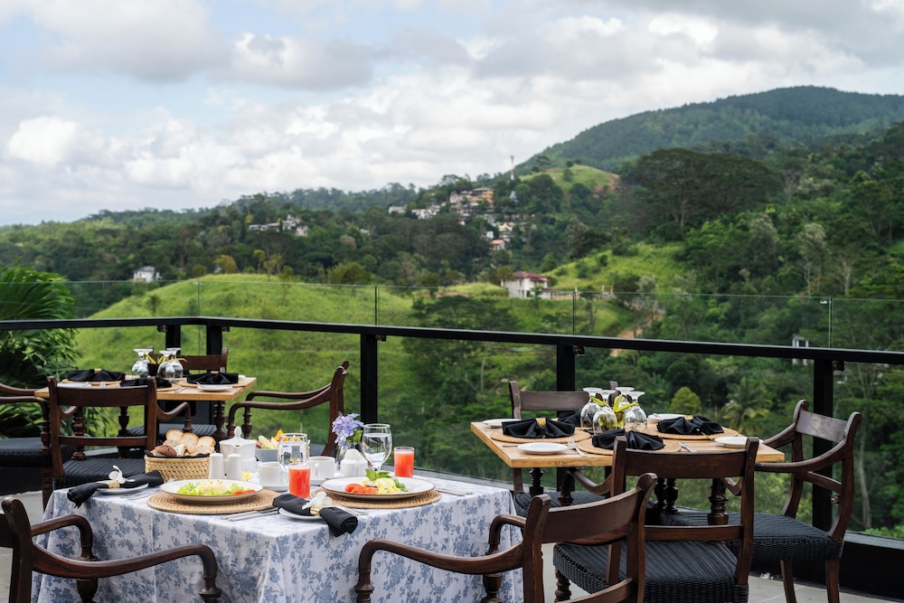 Fox Resorts Kandy 36/49