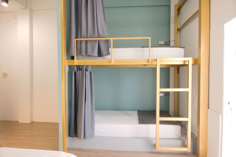 Hugger Hostel 41/58