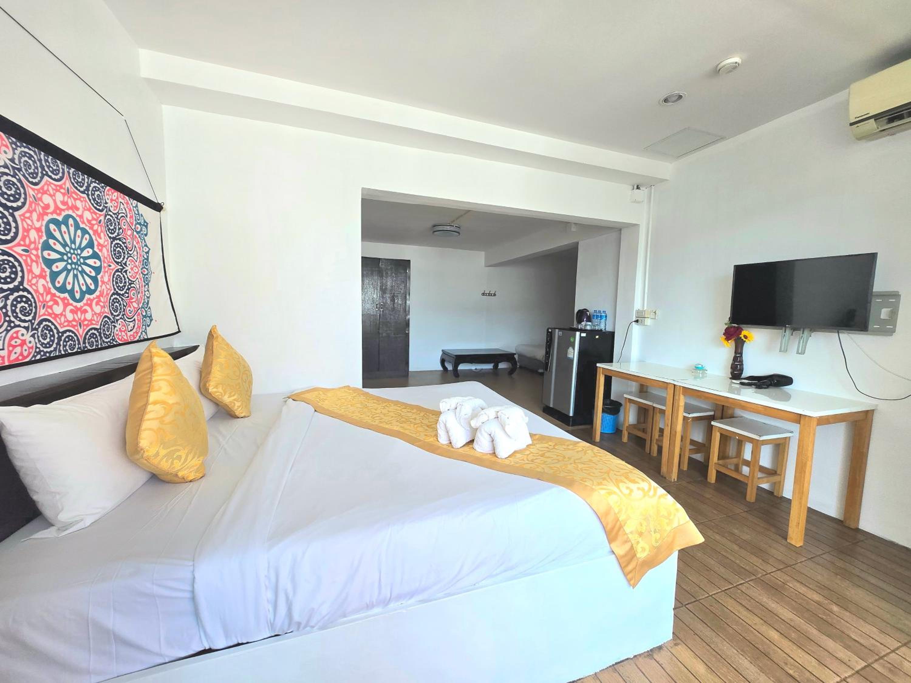 Bad Boys Guesthouse Patong 24/65