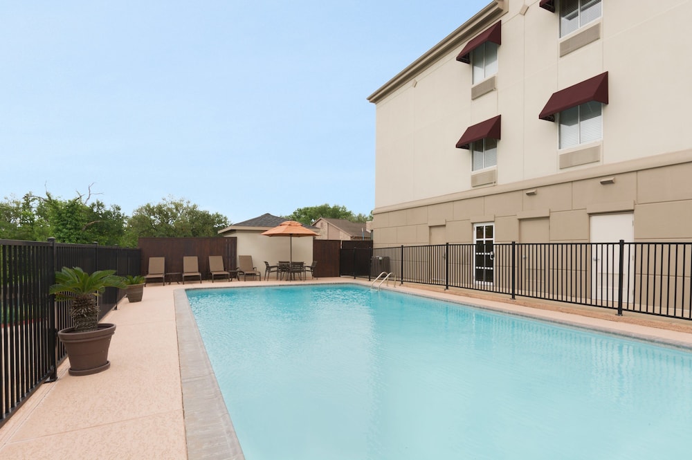Hawthorn Suites By Wyndham College Station 3/60