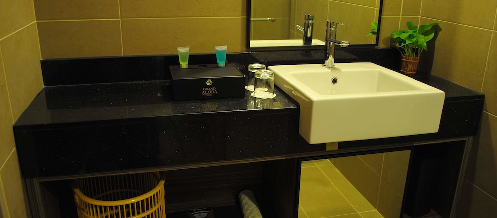 Grand Alora Hotel 49/49