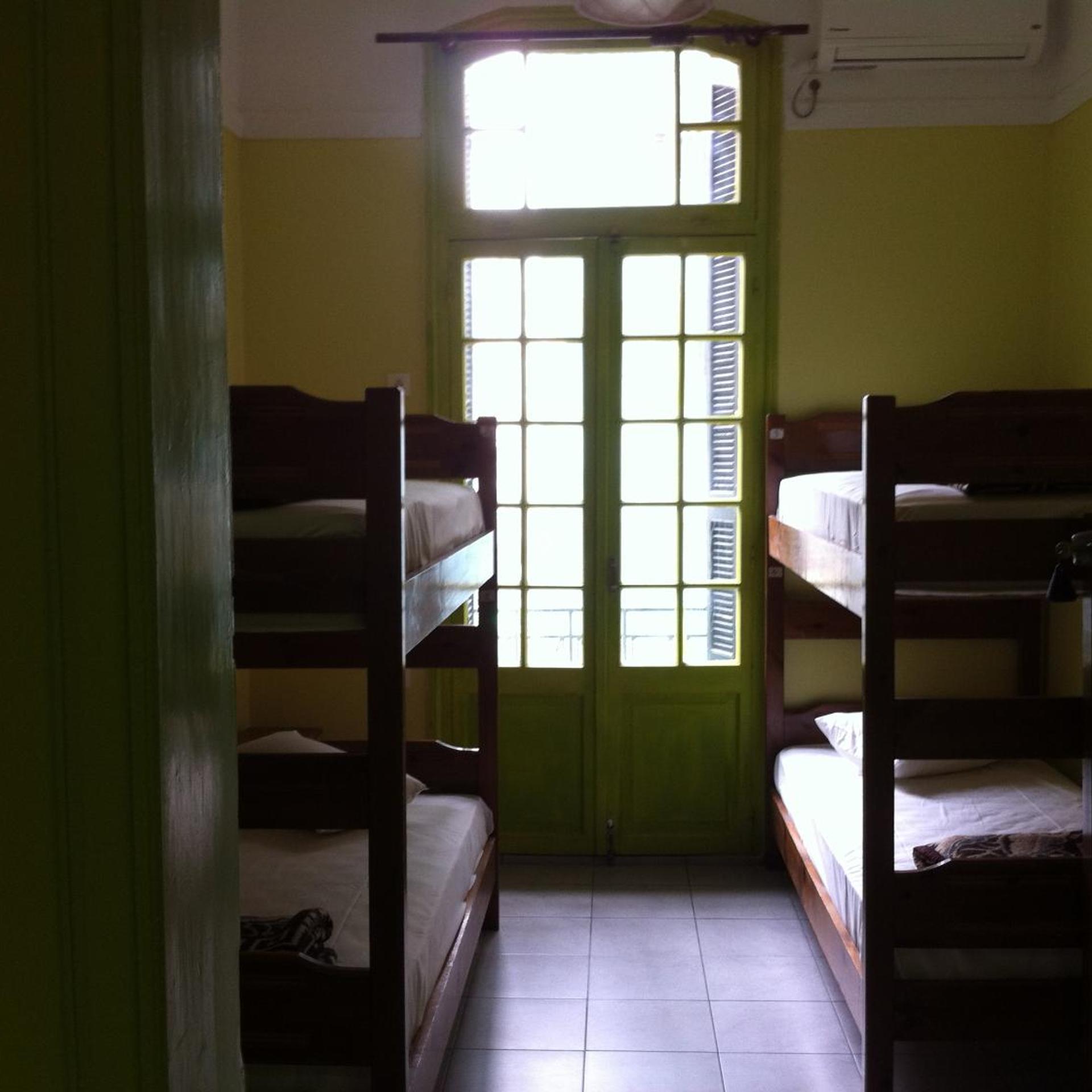 Zeus Hostel 33/39
