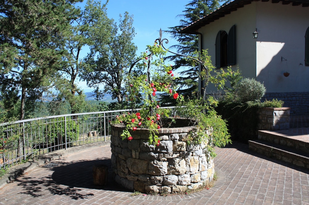 Villa Sant' Uberto Country Inn 52/65