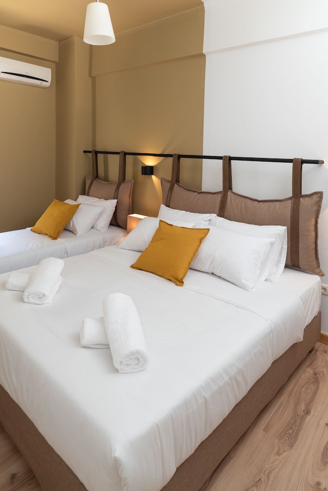 COMFORT, TRIPLE, CITY VIEW