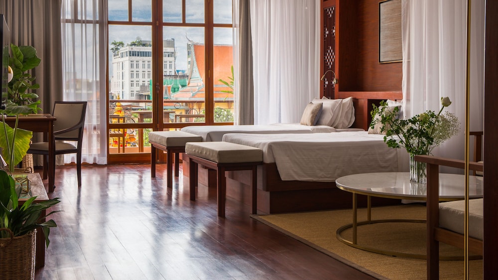 Amanjaya Pancam Suites Hotel 56/67
