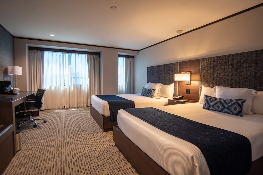 Grand Hotel Tijuana 26/77