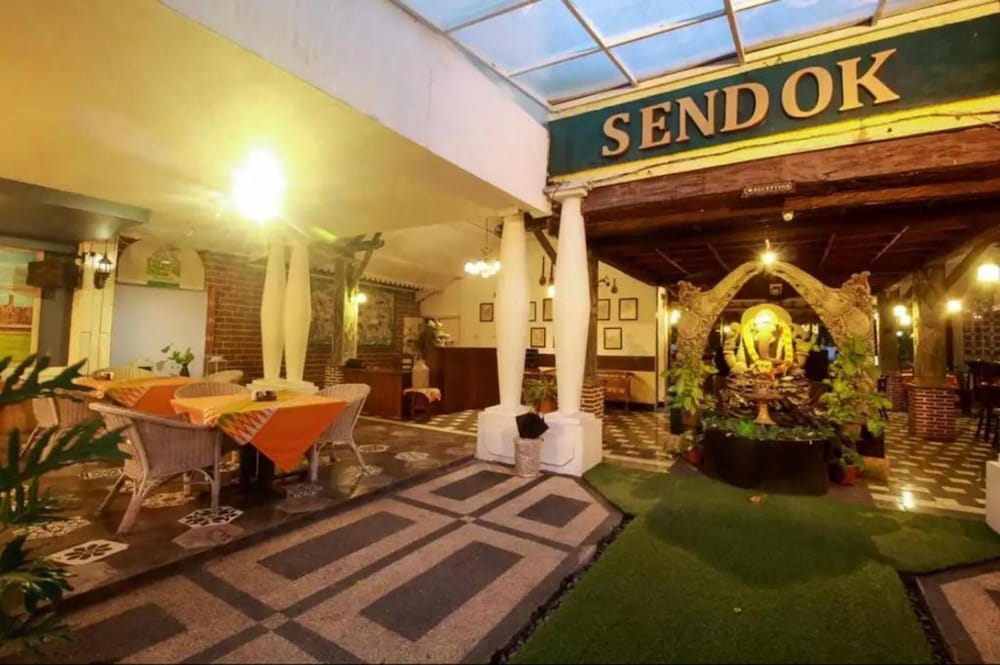 Sendok Hotel 12/72