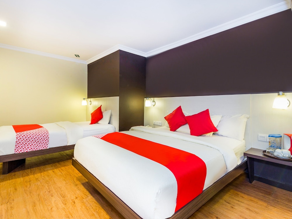 OYO 431 Hotel De Grand Orchard 13/20