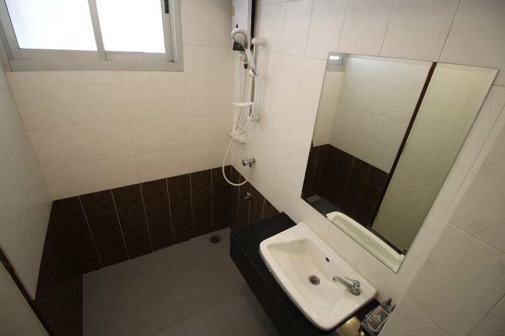 Leelawadee Resotel Raminthra 22 82/84