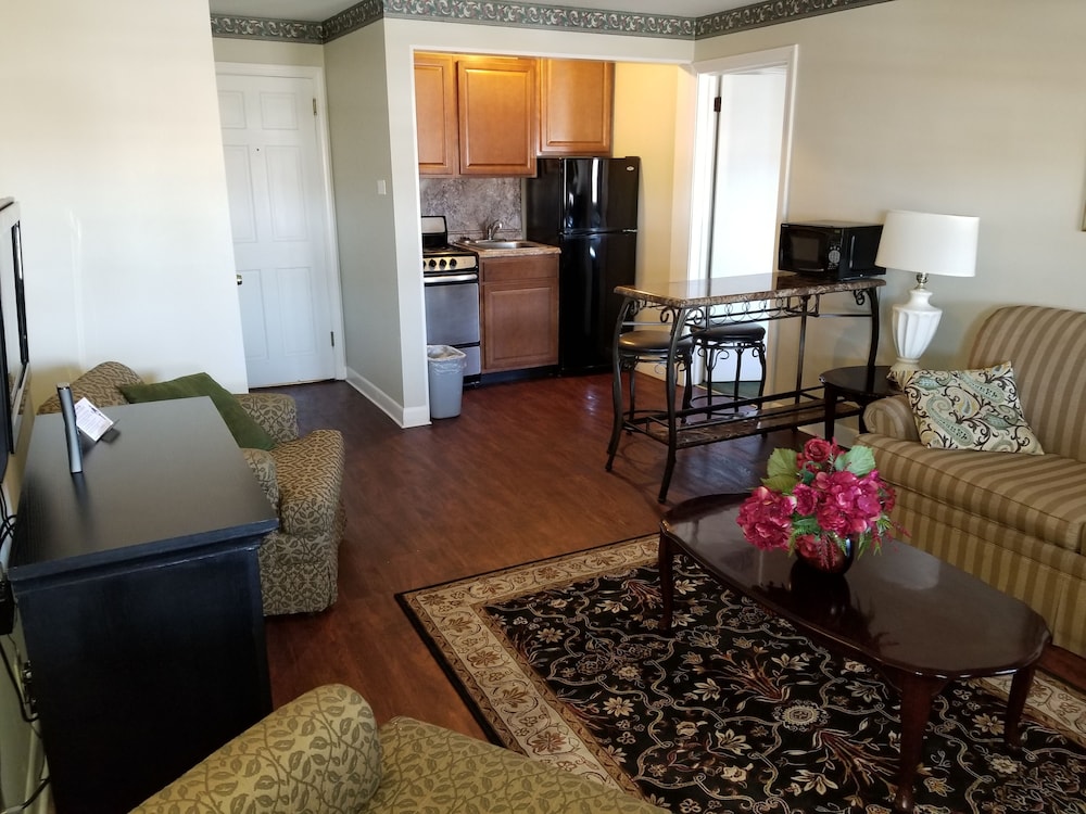 Colonial Inn Seekonk 47/58