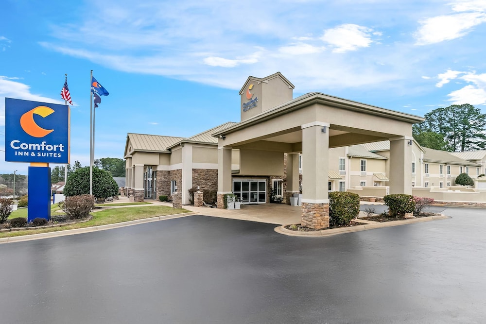 Comfort Inn & Suites Greenwood Near University 8/66