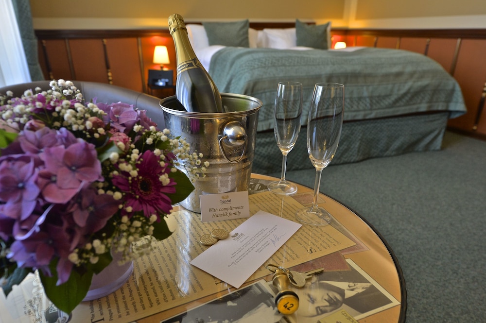 HASTAL HOTEL 34/42