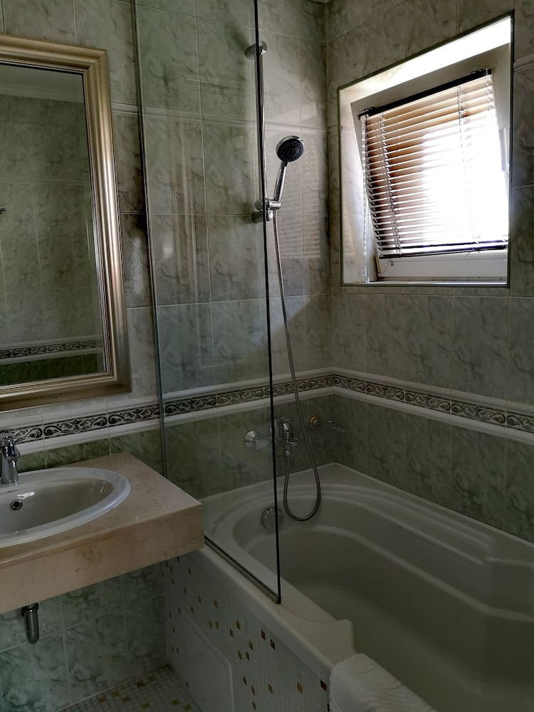 Meg Lozenetz Hotel 12/62
