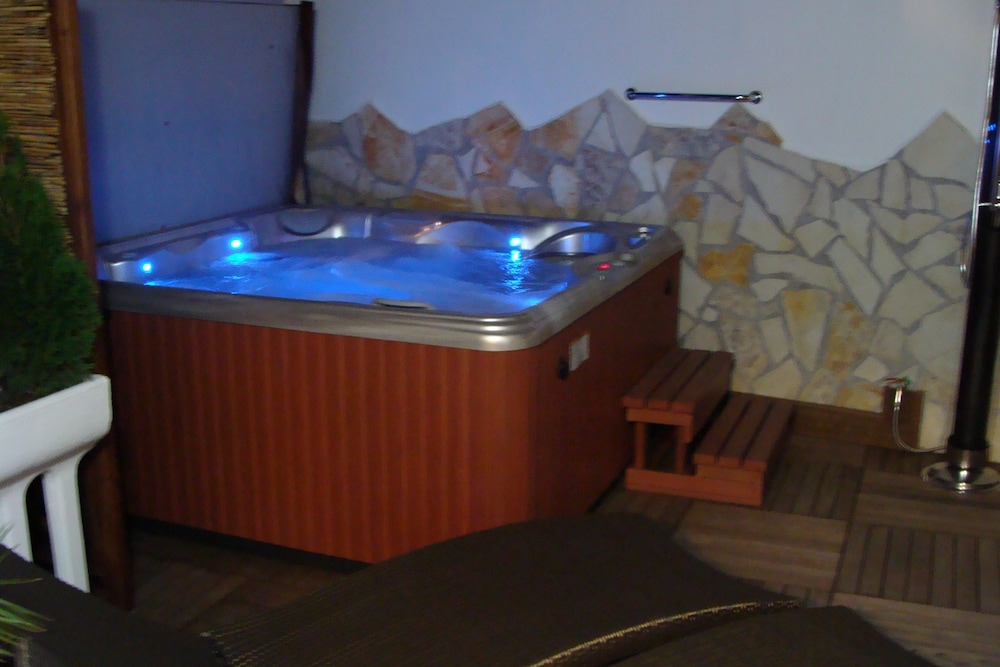 Hotel Vila Tina 23/50