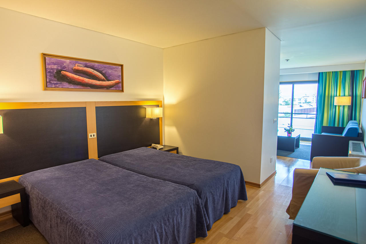 Antillia Hotel 48/127