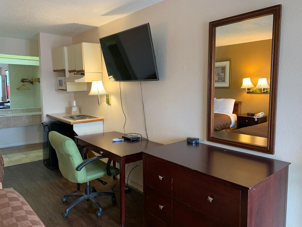 Budgetel Inn and Suites Fort Gordon Augusta 33/50