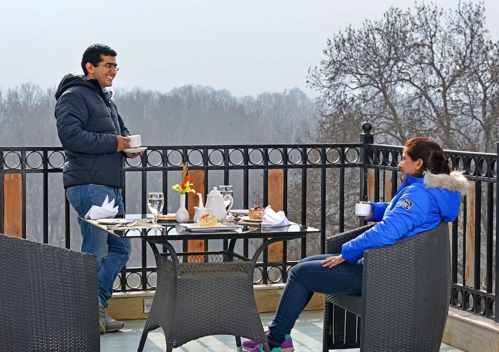 Golden Tulip Srinagar 39/48