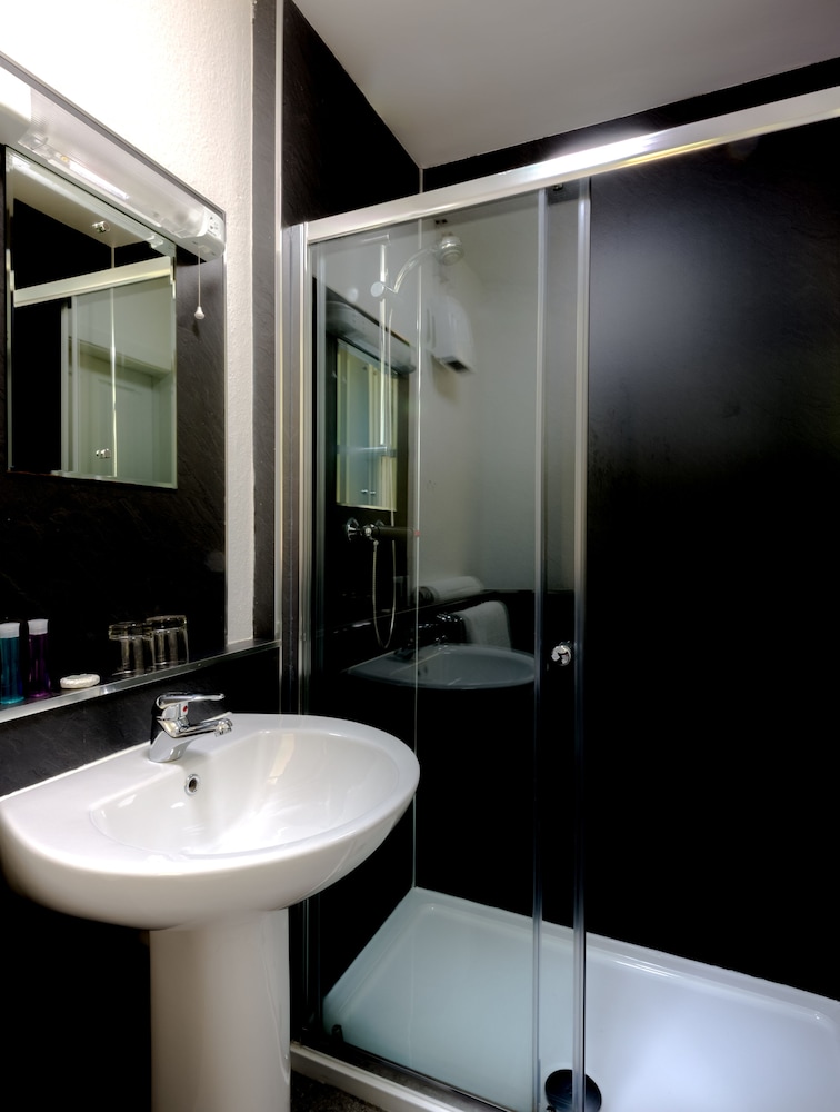 The Inch Hotel 54/59