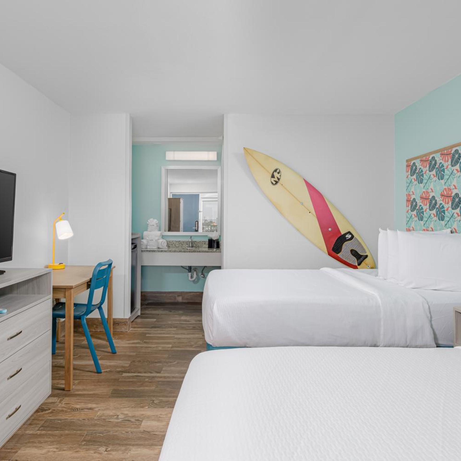 Standard, Queen Bed, Bay View