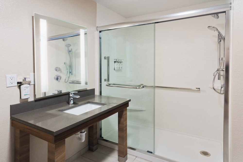 Candlewood Suites Columbus Fort Benning 74/75
