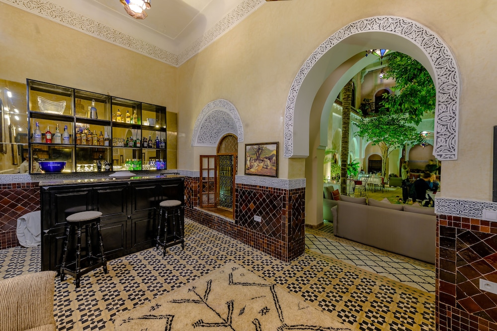Riad Amina 10/75