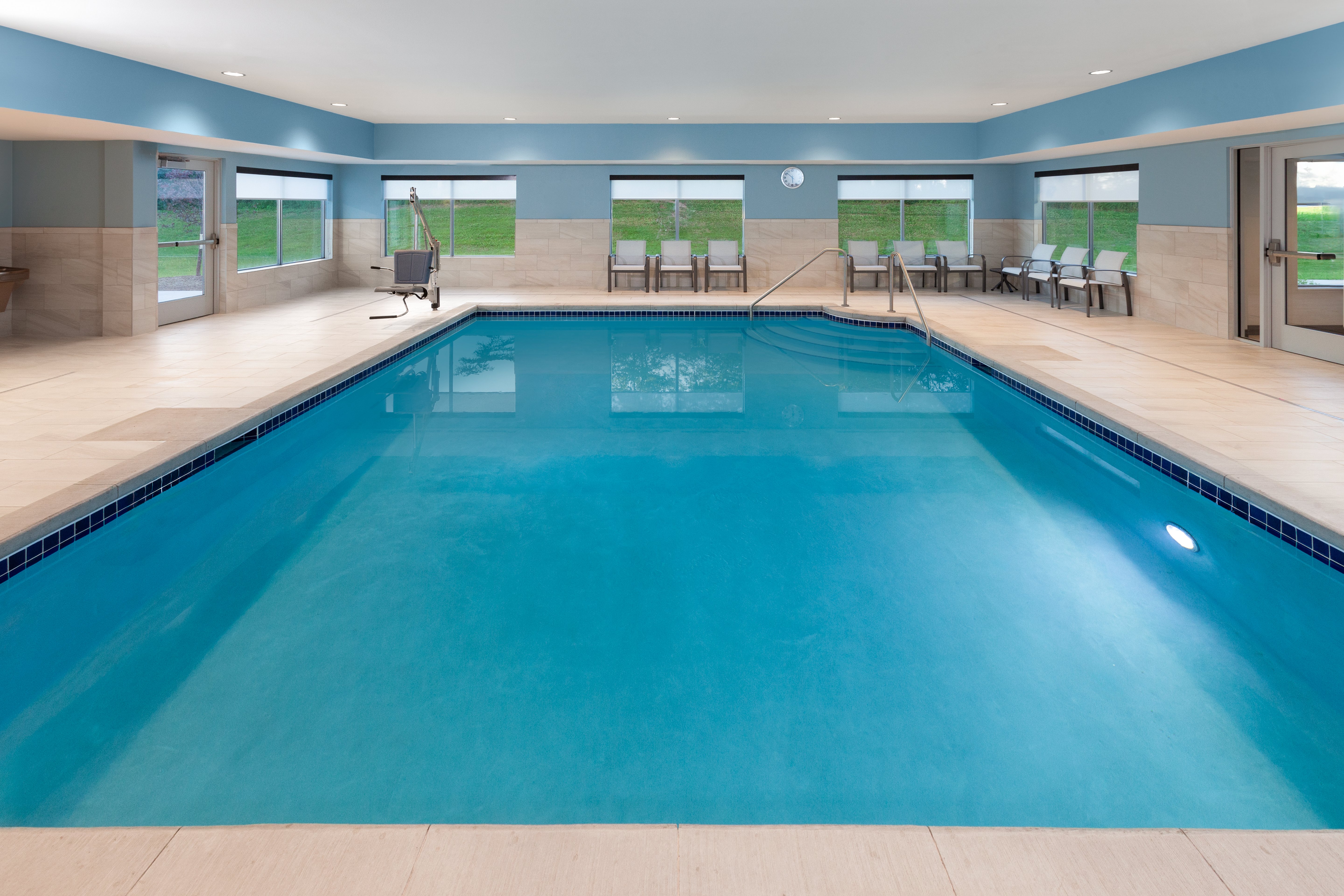Holiday Inn Express & Suites Reedsburg - Dells Area 46/64