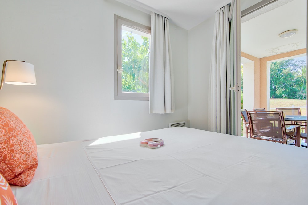 1 Bedroom, Apartment, Alcove, Balcony or Terrace