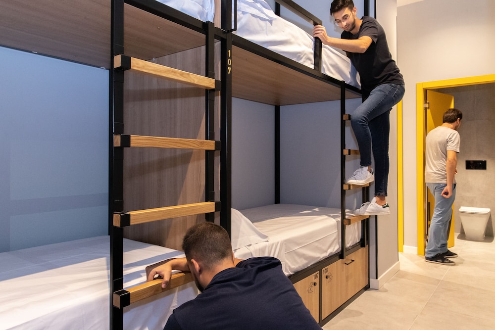 Petit Hostel 27/50