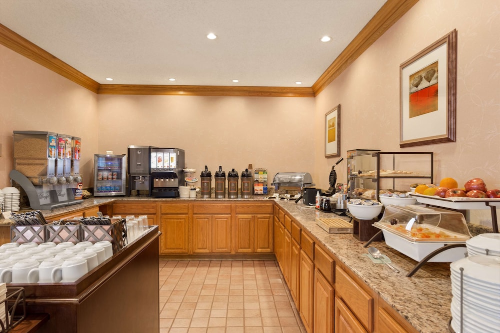 Country Inn & Suites by Radisson, Biloxi-Ocean Springs, MS 20/21