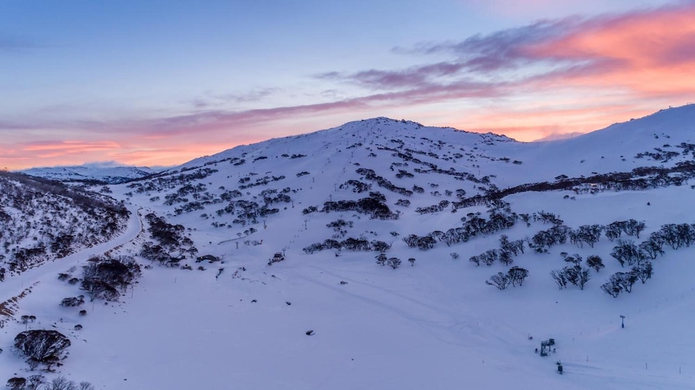 Boonoona Ski Lodge 49/50