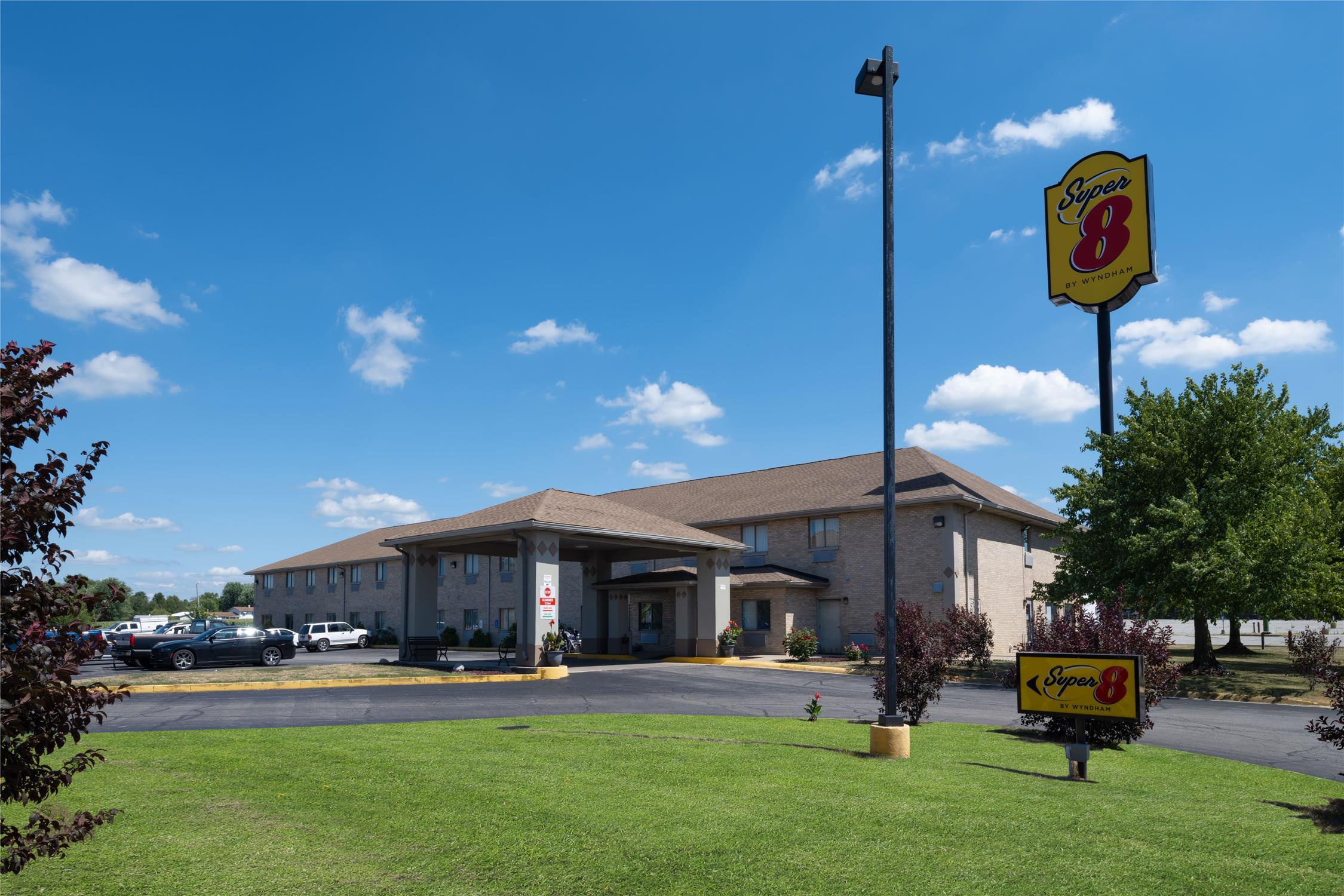 Super 8 by Wyndham Kokomo 39/43